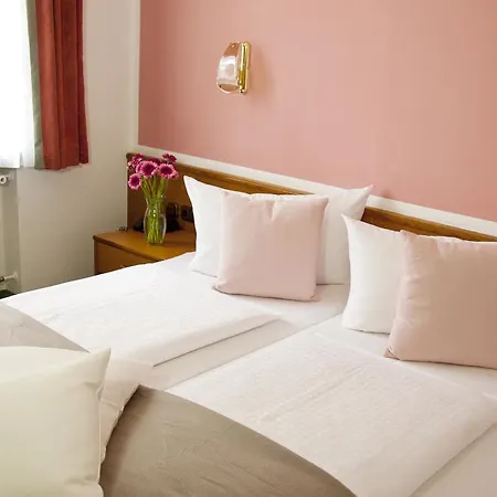 Pensión Stadthotel 3*